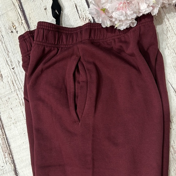 PINK BY VICTORIA’S SECRET FLEECE RELAXED SWEATPANTS RICH MAROON SCRIPT LOGO - Picture 4 of 13